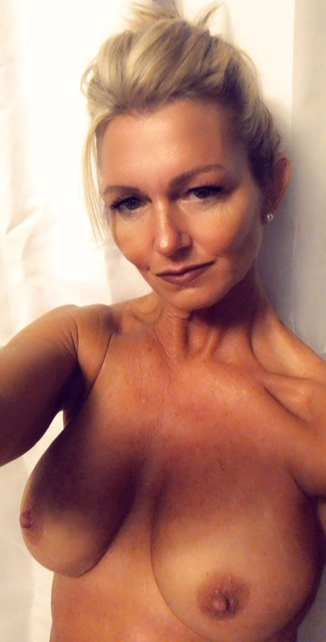 Blonde milf unknown #1ra8E0Pz