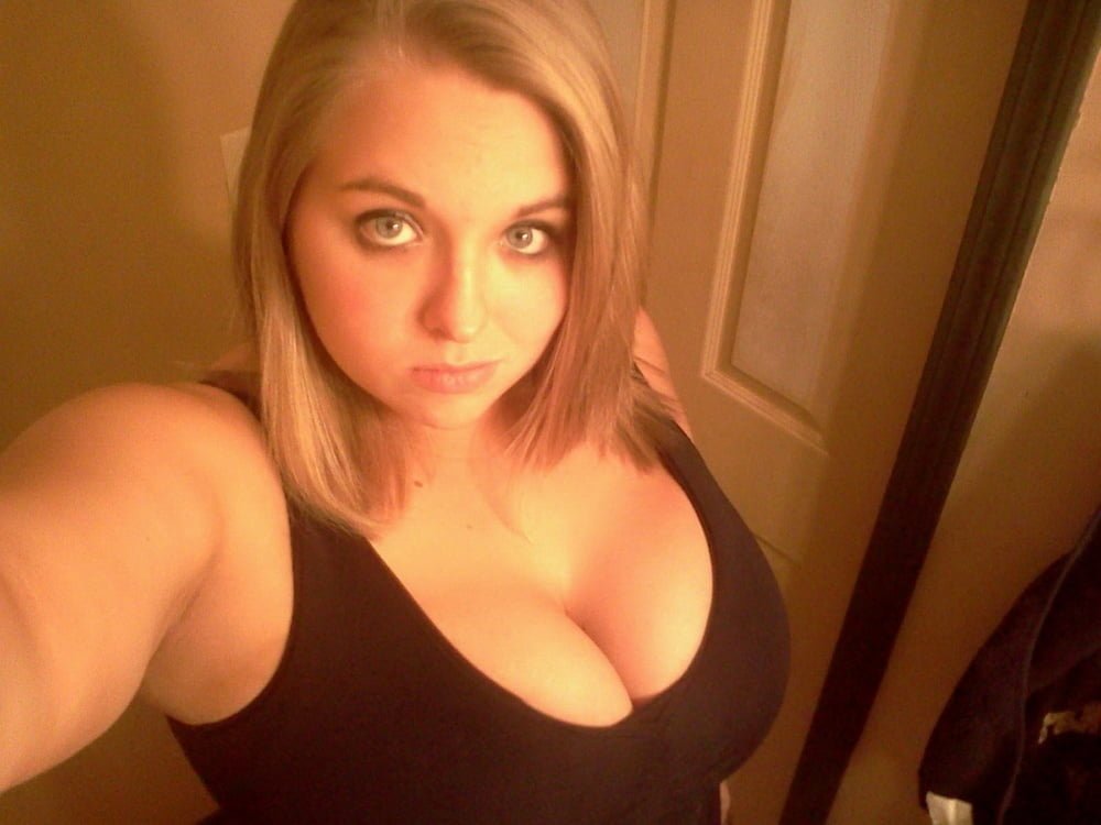 Busty Blonde #9JbcDHAl