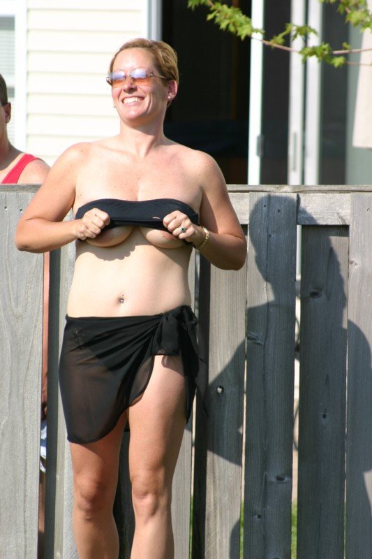 Short haired MILF is kinky #vesLma7B