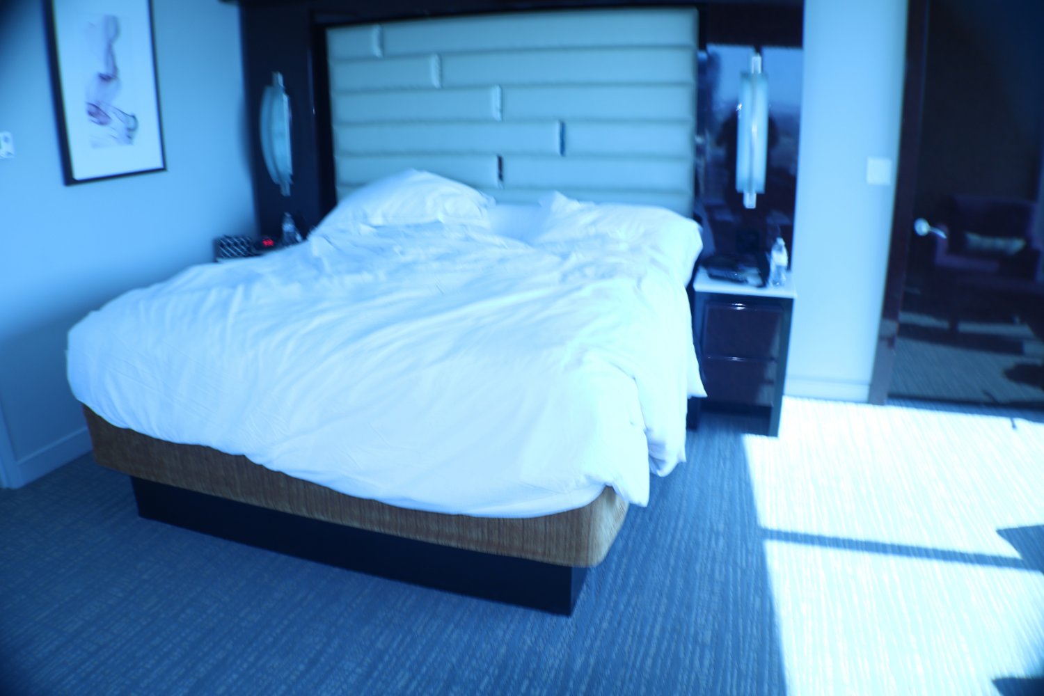 Wives in Vegas Hotel Rooms #wEuSZift