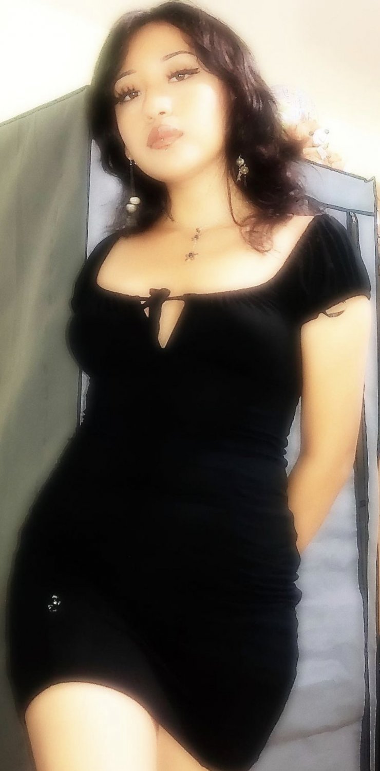Beautiful Latina Slut teases her small tits #hoDLaUFD