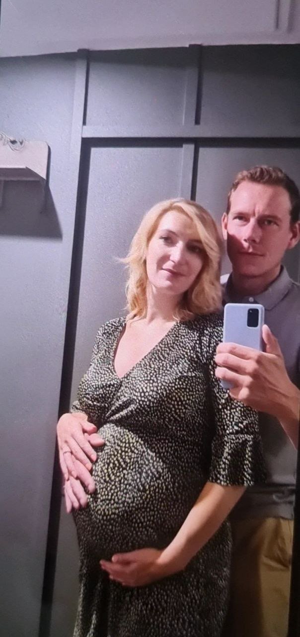 Dutch Pregnant MILF Exposed - to expose or private show ur slut Kik me @EricCarter84, Im up allnight #PFcXAxRL