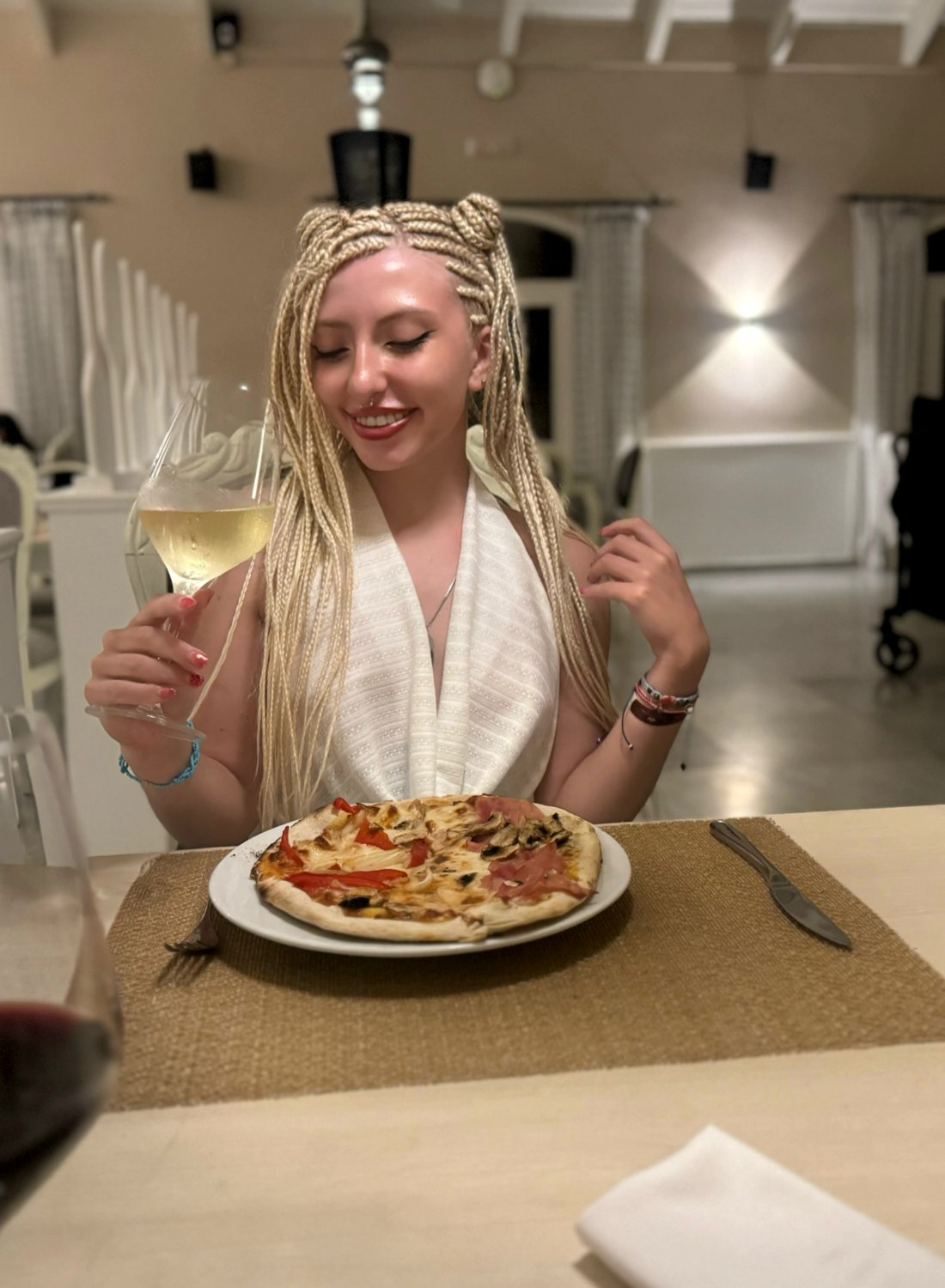 I’m in the mood for pizza and champange #EDFEE0GF